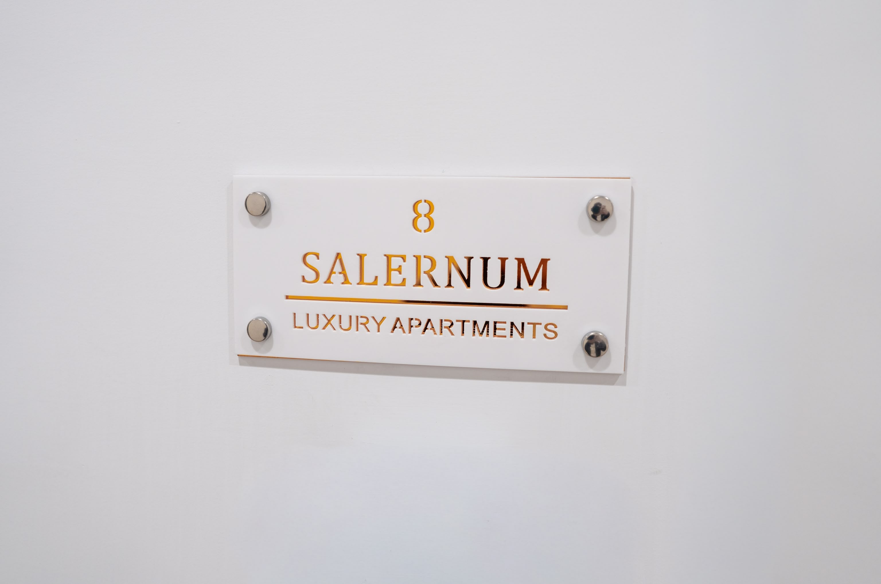 Bagno e dettagli della camera 8 Salernum